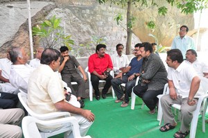 Celebrities Pay Homage to Mada Venkateswara Rao